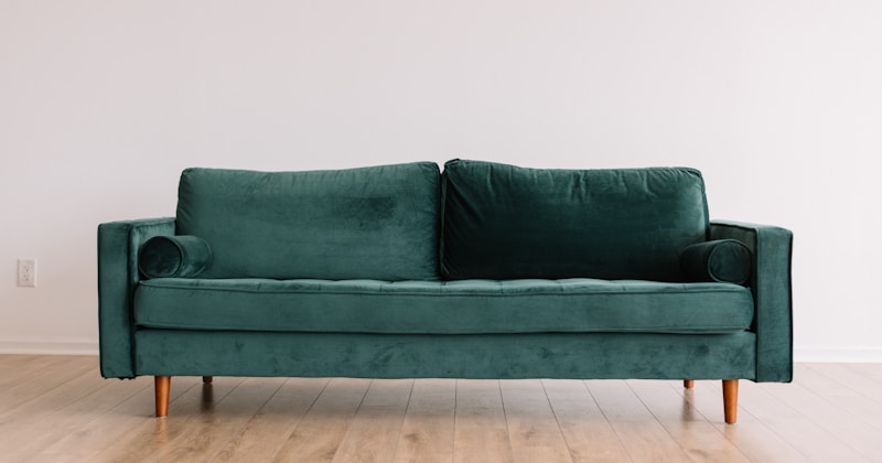 tapiceria blog 3083 2 Sofá gris moderno en salón — retapizado en Castellón